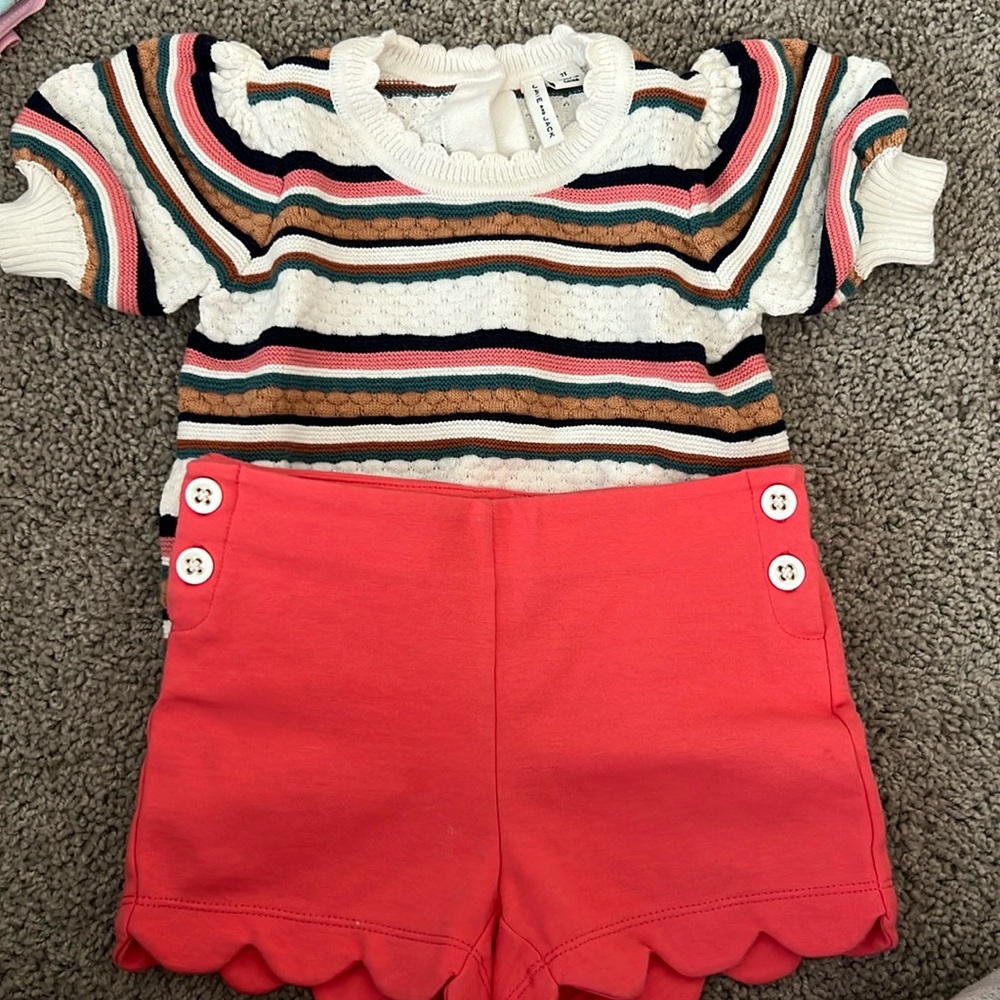 Cute outfit, cotton shorts with knit sweater